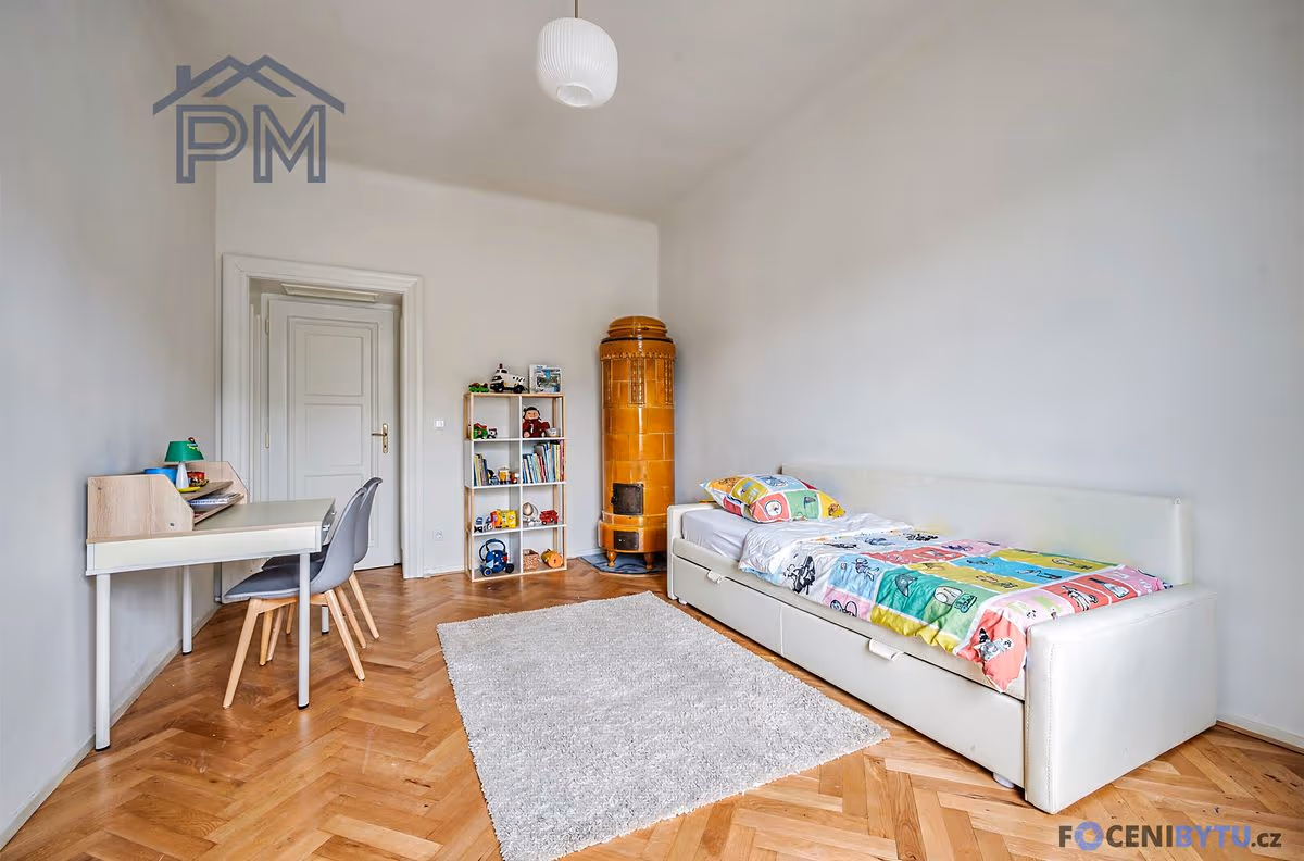 Dětský pokoj s keramickými kamny — vizualizace možného zařízení